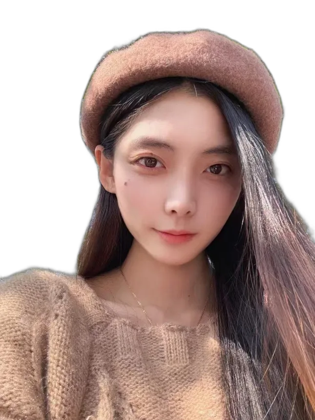 Luna 本人半身照——戴贝雷帽，真人创始人 IP 亲自带课，不是匿名课程